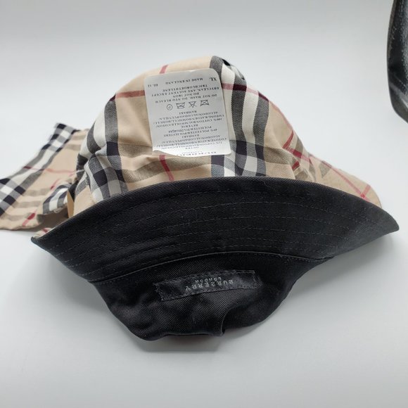 Burberry London Check reversible Bucket Hat (Black) (UNISEX) main image 13